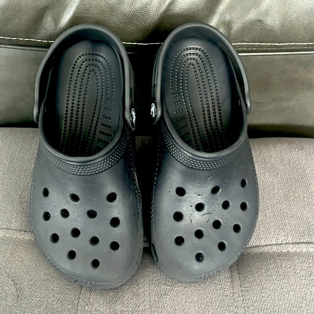 Kids crocs size 1